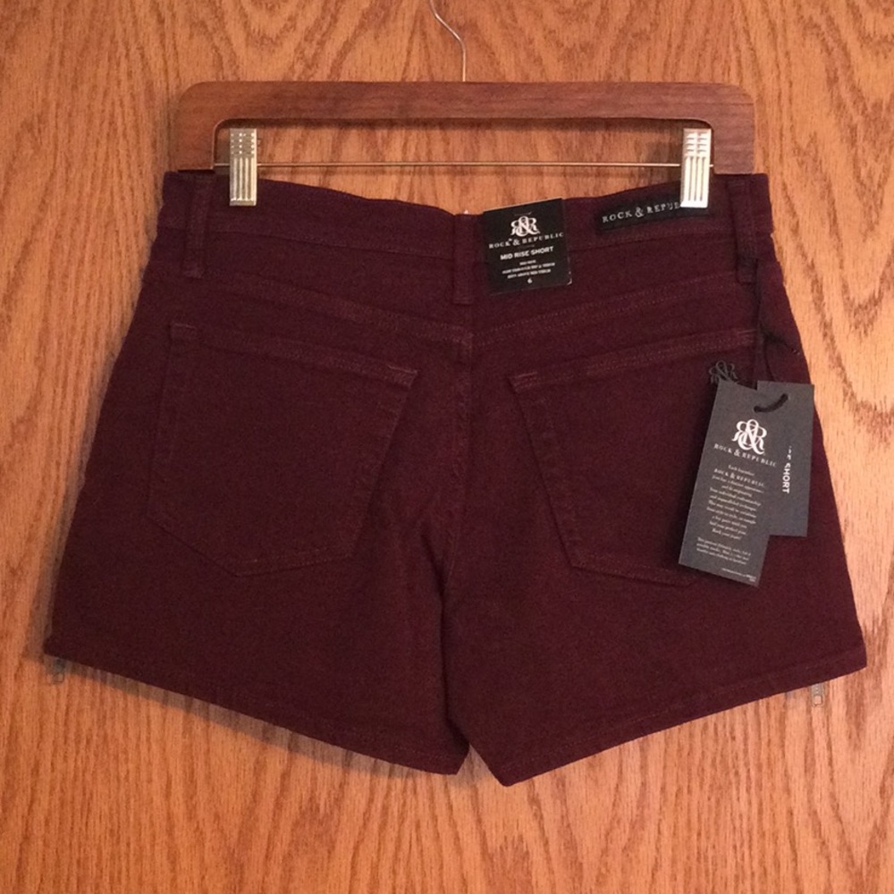 Rock & Republic Kimber Mid -Rise Short Plum Pie - Picture 2 of 9